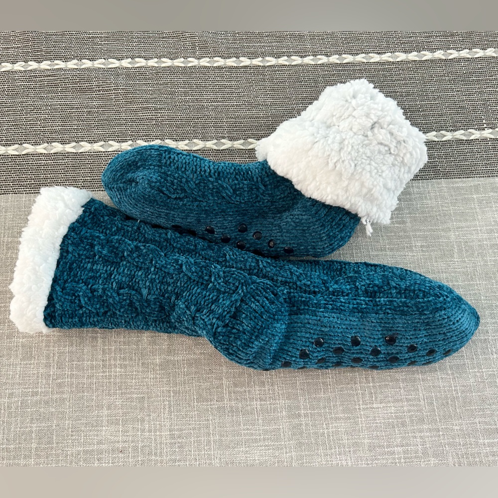 One size. Dark teal